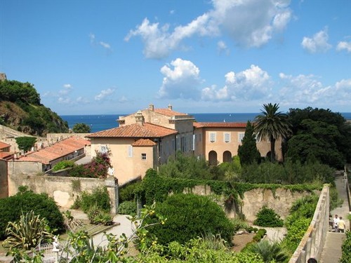Napoleon’s house and garden © SW